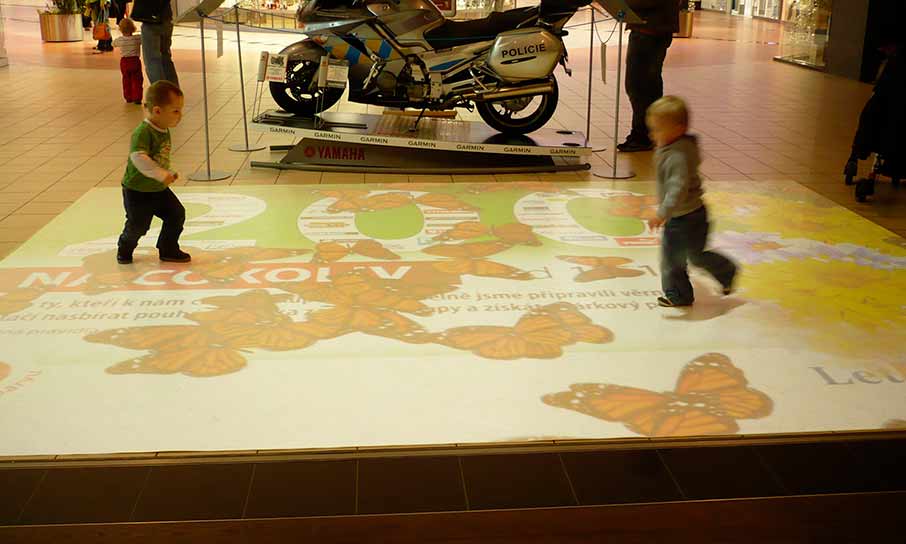 Interaktivní podlaha v Centru Letňany